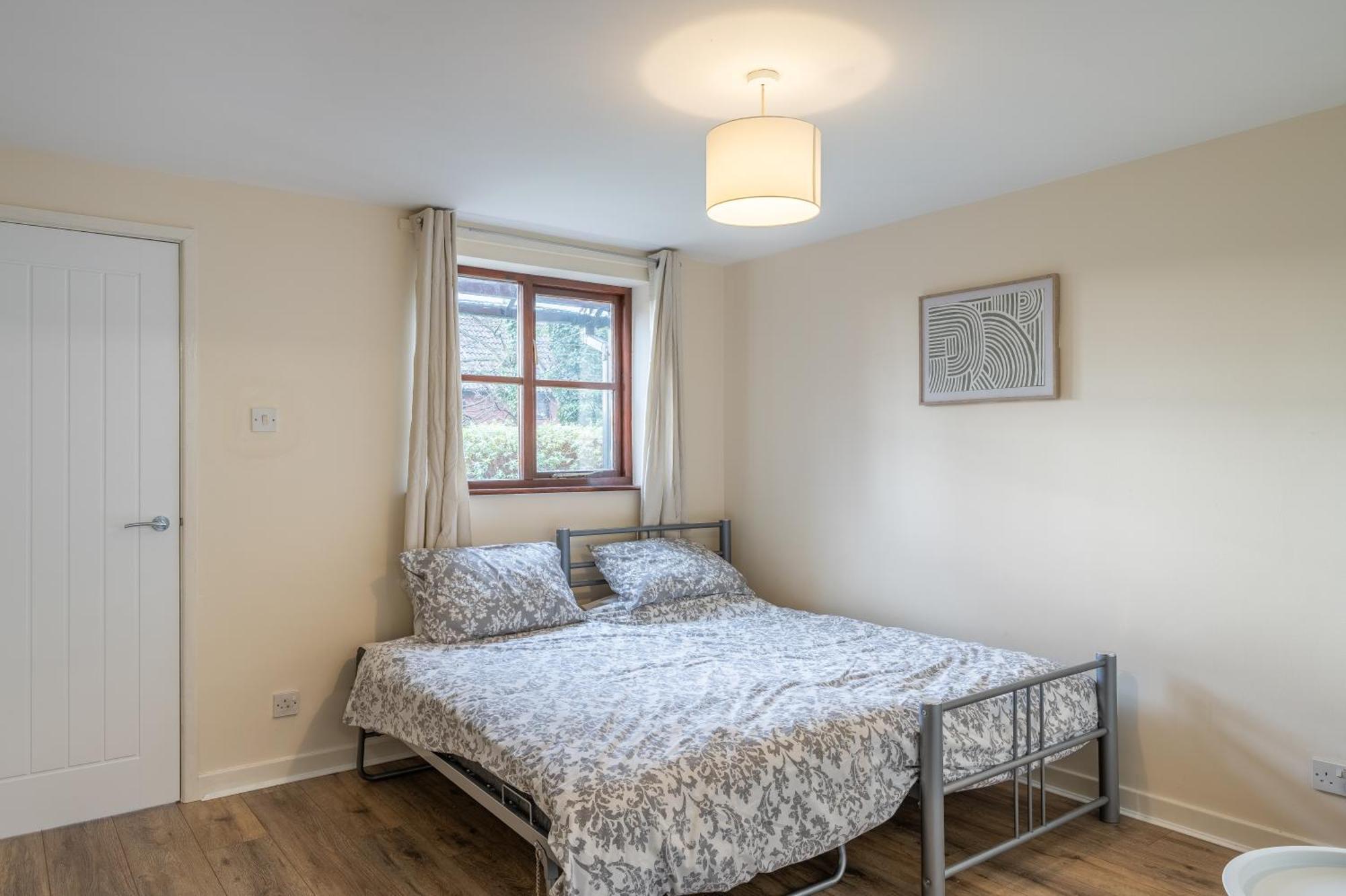 וולינגטון Modern Studio Flat In Wellington, Telford מראה חיצוני תמונה